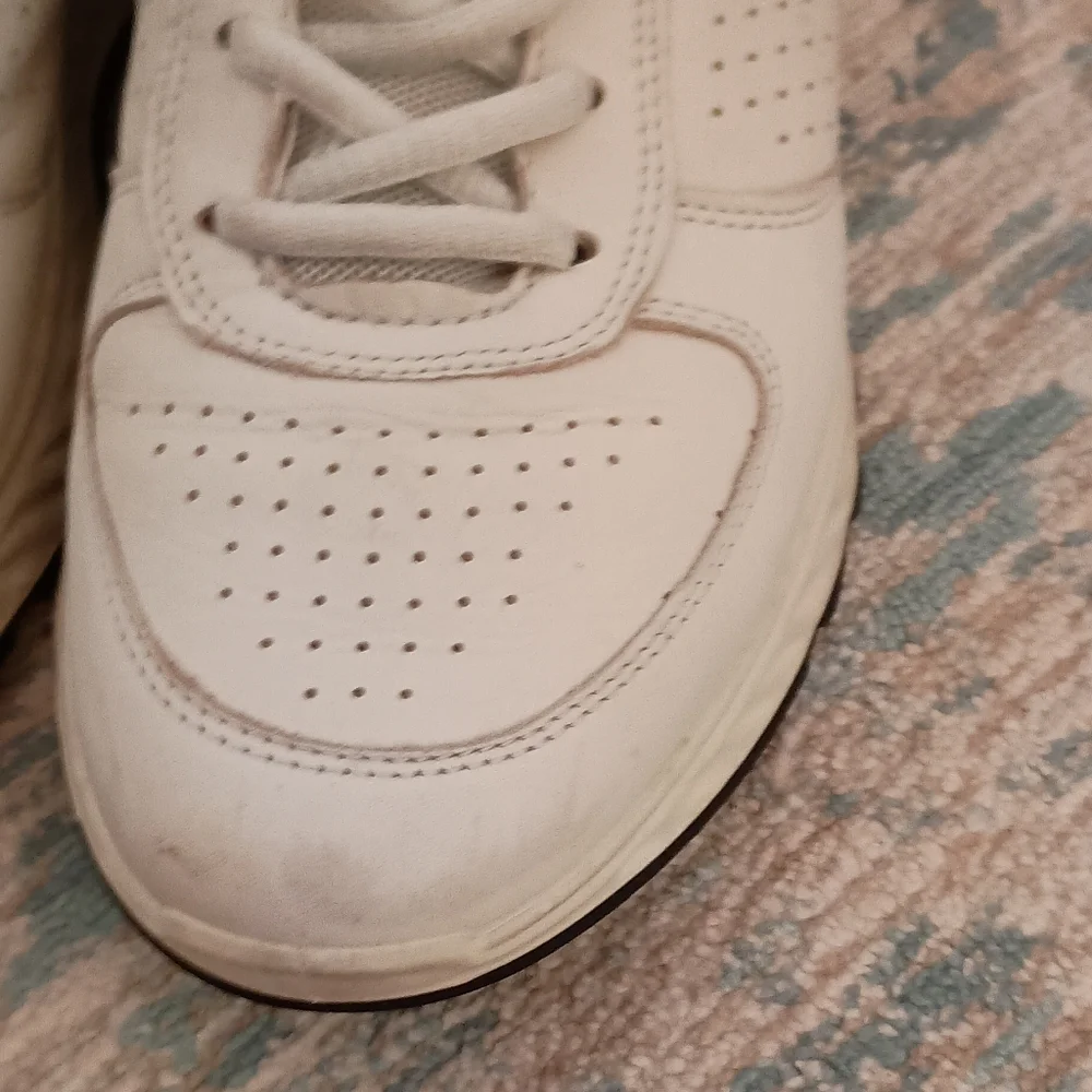 ECCO ExosStride Offwhite leather Athletic Shoes Women's Size 39